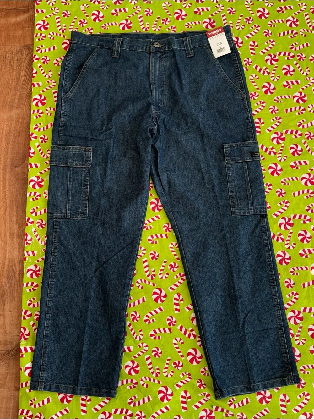Wrangler Five Star Heritage Men’s Relaxed Fit Cargo Jeans 38x30 Dark Wash New